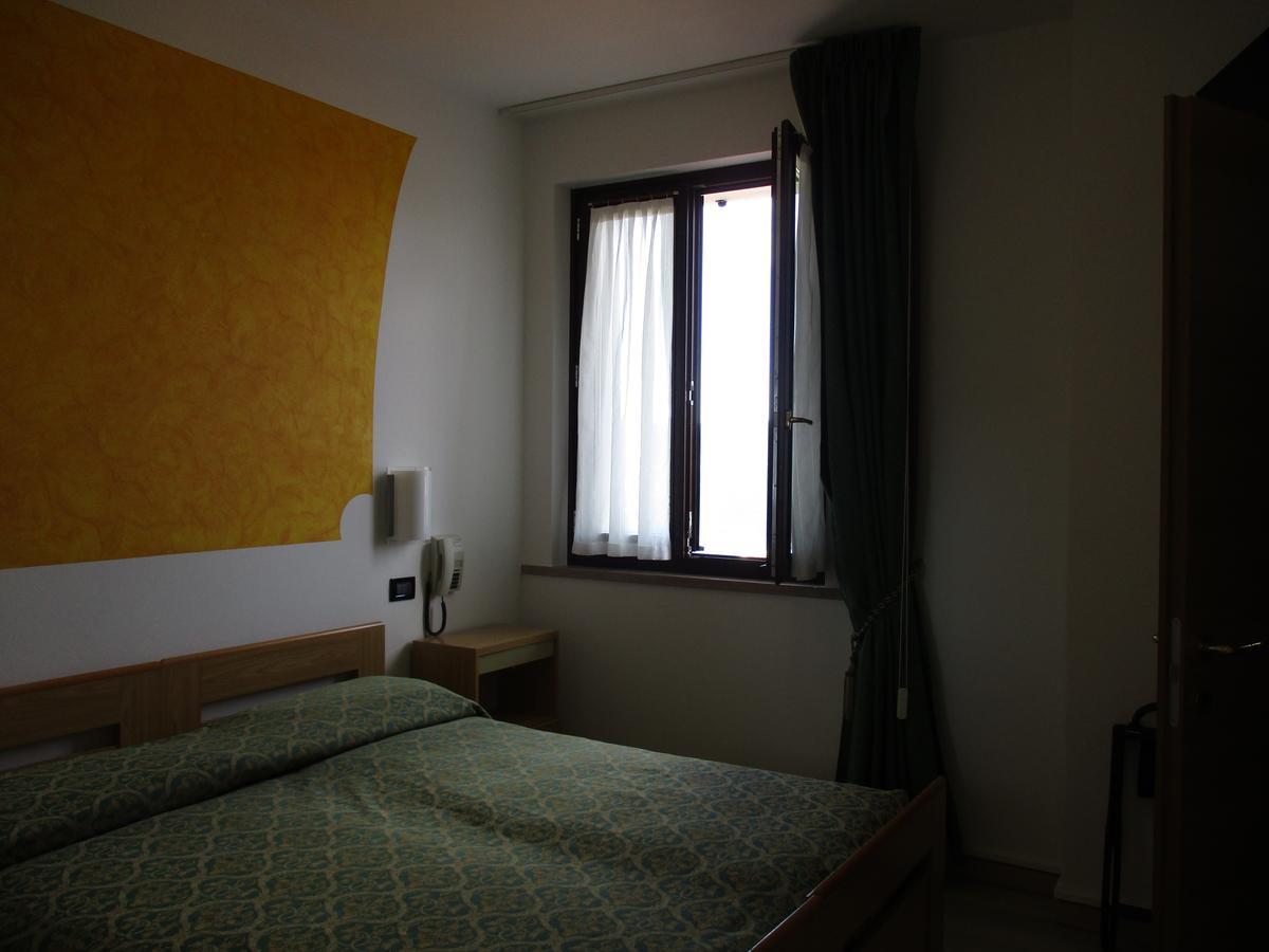 Hotel San Remo ซานเซโน ดี มอนตาญญา ภายนอก รูปภาพ