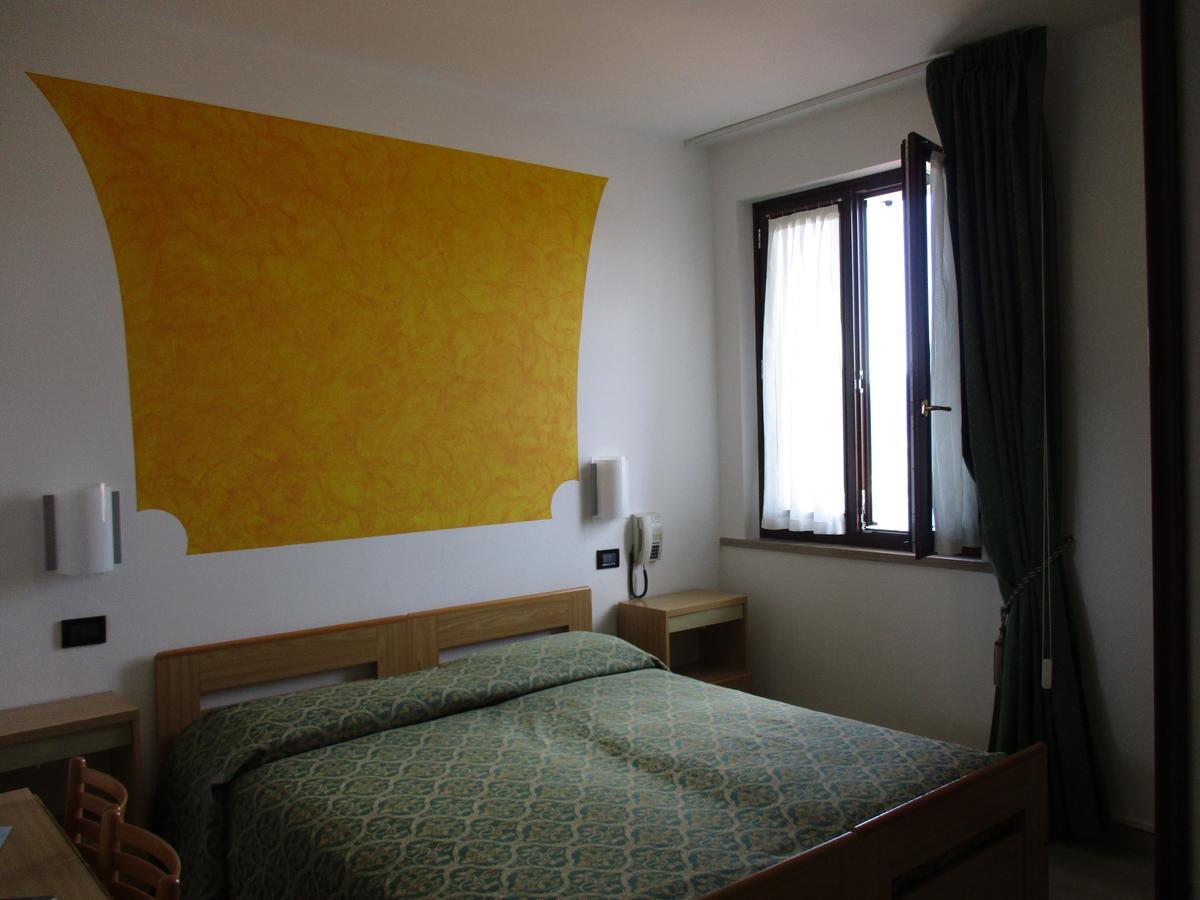 Hotel San Remo ซานเซโน ดี มอนตาญญา ภายนอก รูปภาพ